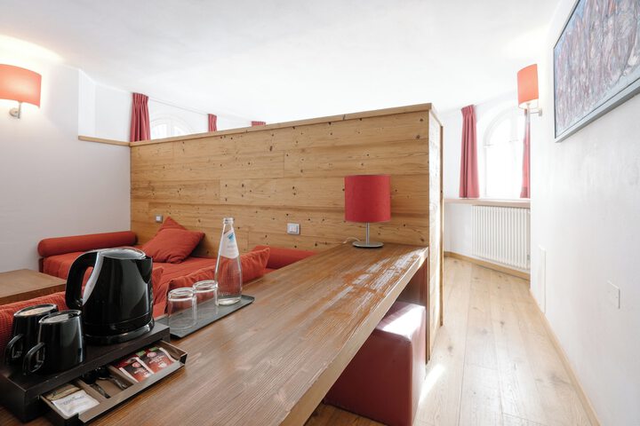 Room 28 of 178