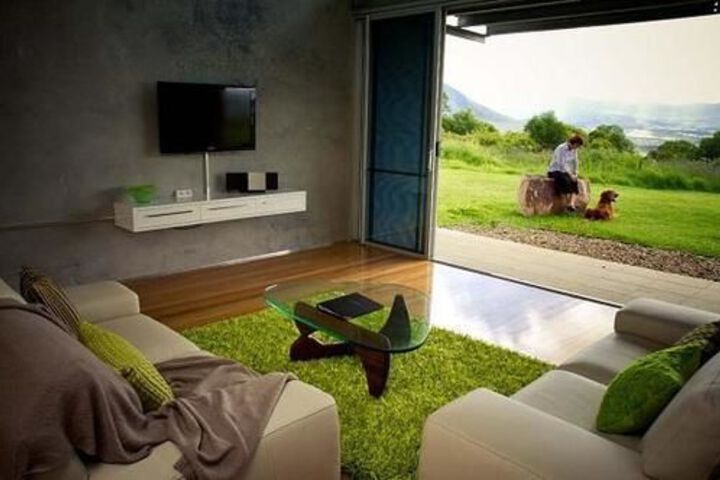 Room 8 of 16