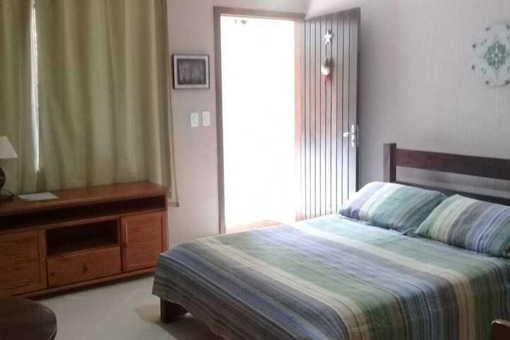 Room 5 of 18
