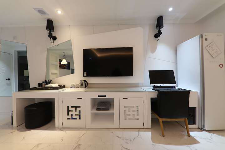 Room 49 of 58