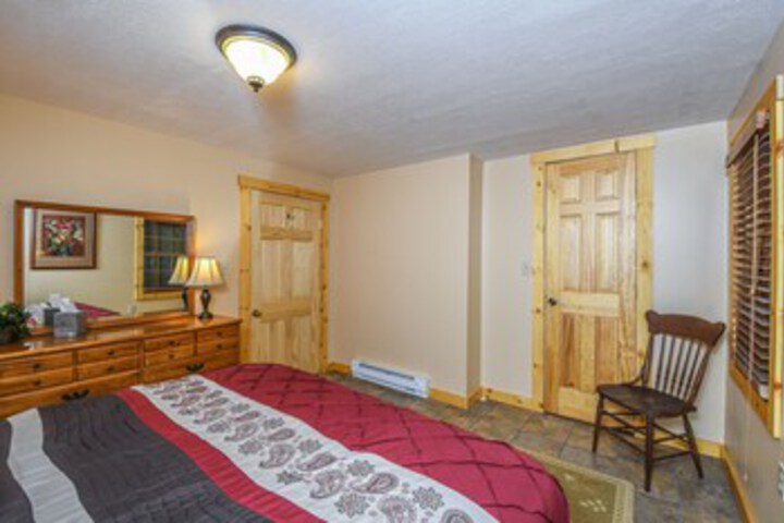 Room 34 of 39