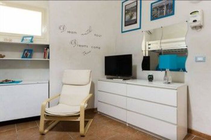Room 15 of 18