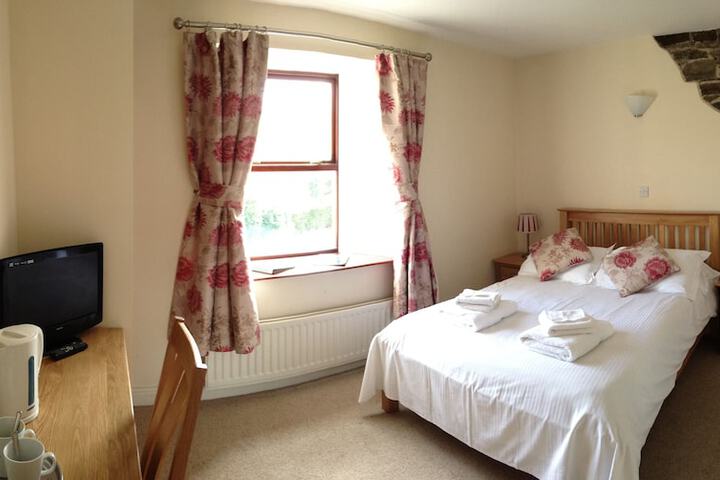 Room 10 of 108