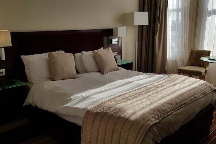Room 5 of 70