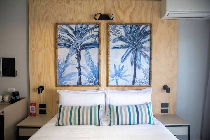 Room 3 of 38