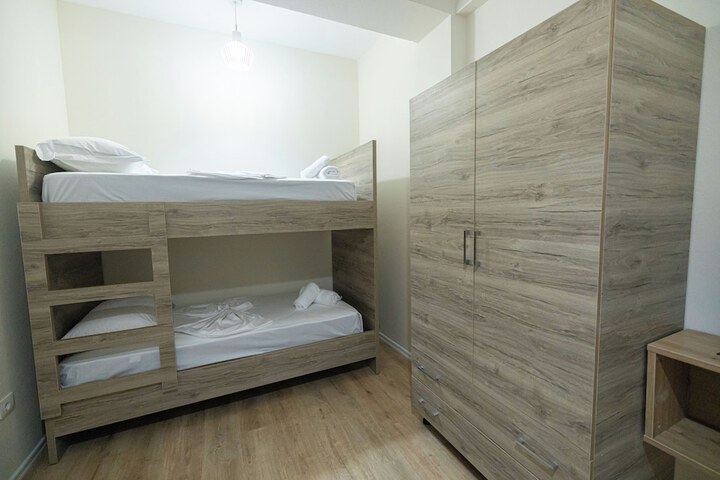 Room 52 of 110