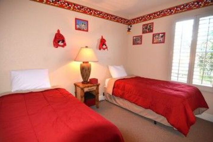 Room 9 of 25