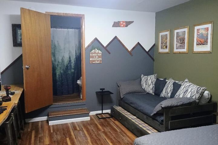Room 23 of 61