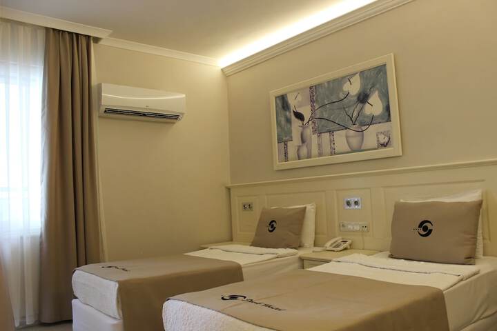 Room 28 of 89