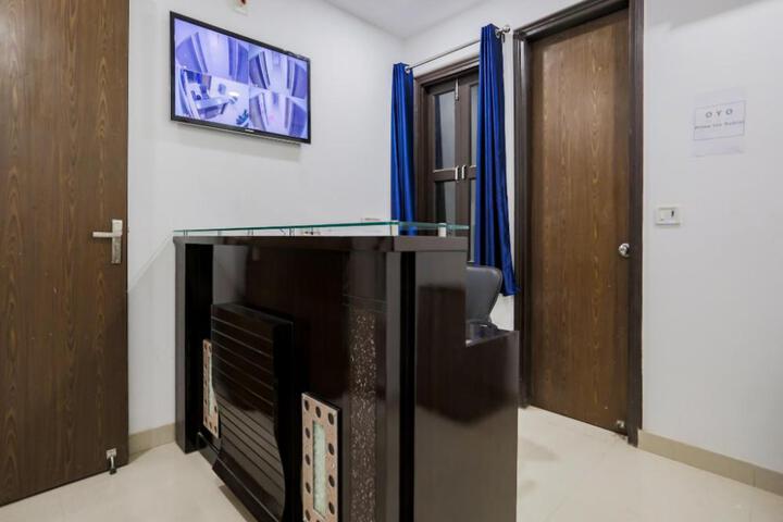 Hotel O Royal King Dx Near Rithala Metro Station