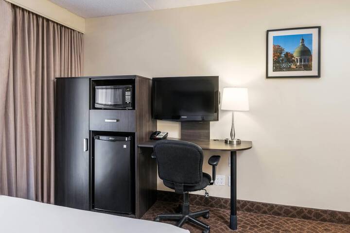 Room 6 of 32