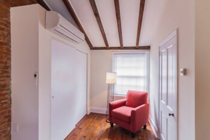 Room 30 of 34