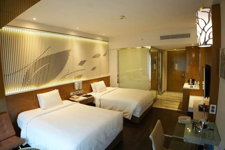 Room 7 of 48