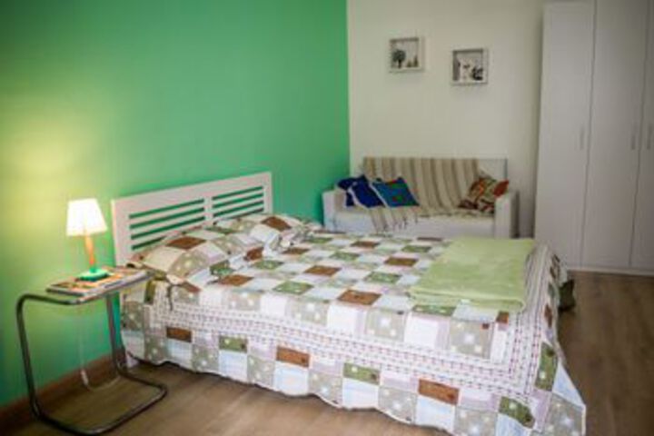 Room 6 of 18