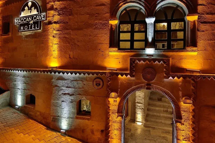 Maccan Cave Hotel