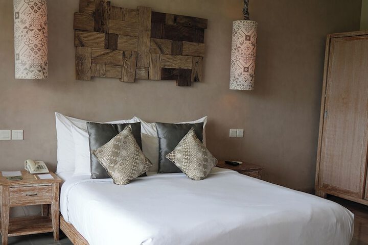 Room 12 of 53
