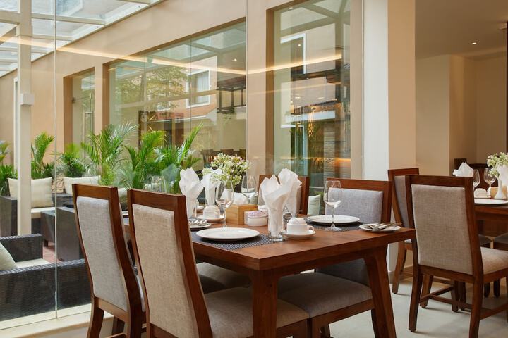 Dining 50 of 63