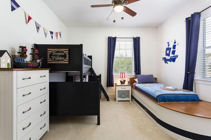 Room 13 of 42