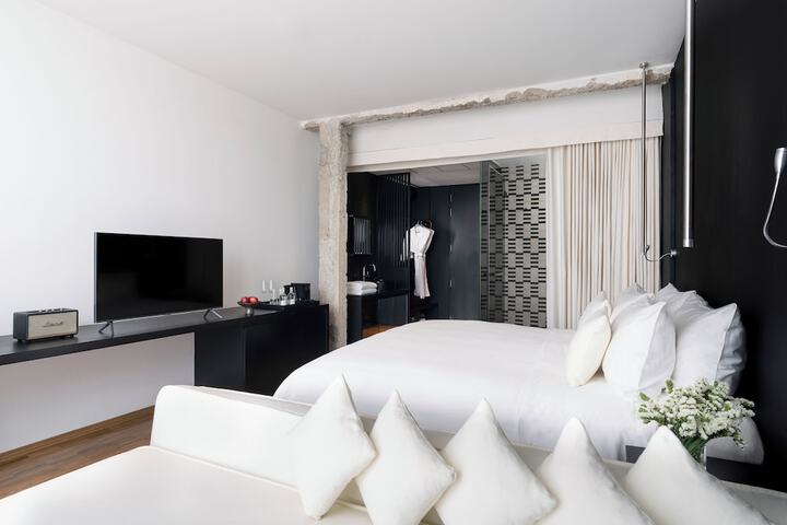 Room 21 of 76