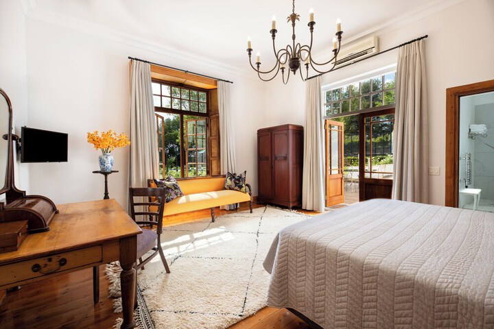 Room 4 of 92