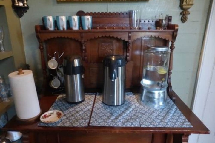 Breakfast/Coffee Service 29 of 44