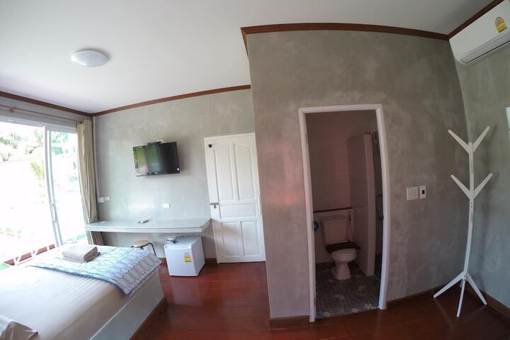 Room 2 of 18