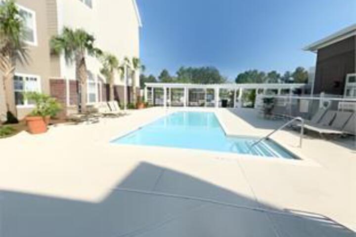 Pool 23 of 37
