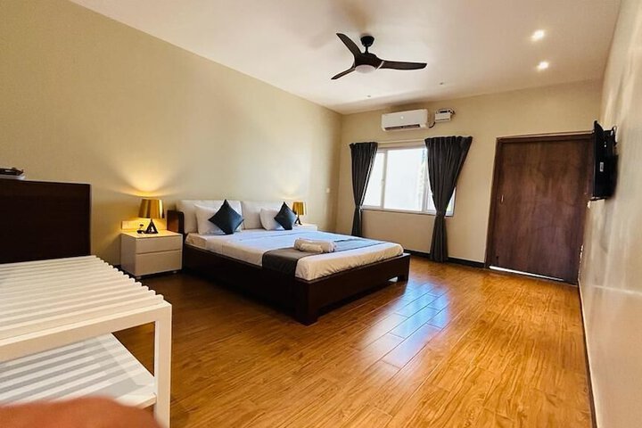Room 2 of 31