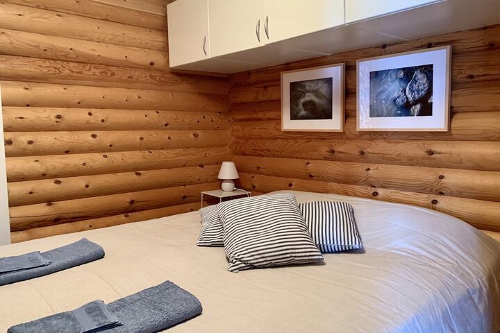 Room 2 of 26