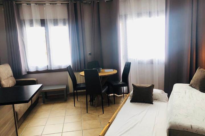 Room 12 of 28