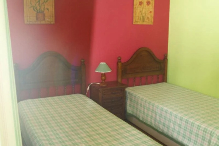 Room 5 of 12