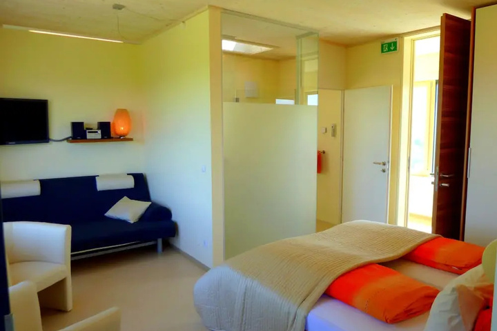 Room 2 of 12