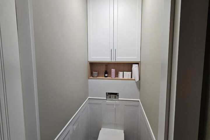 Room 5 of 6