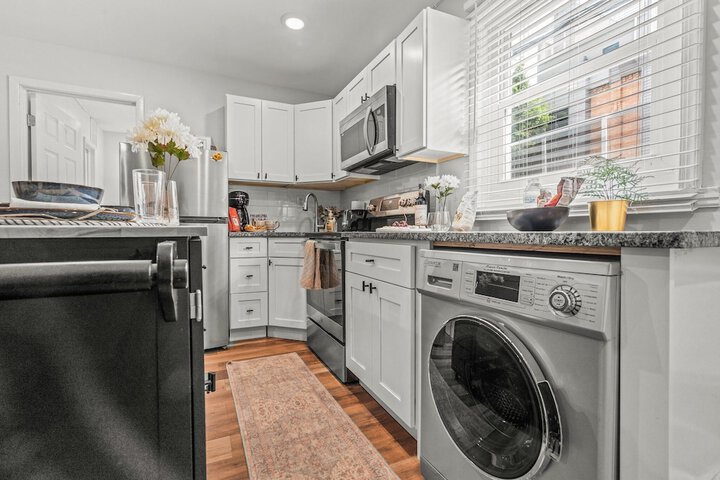 Laundry 28 of 33