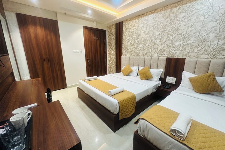 Room 25 of 74