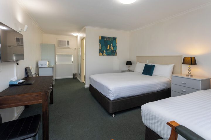 Room 30 of 65
