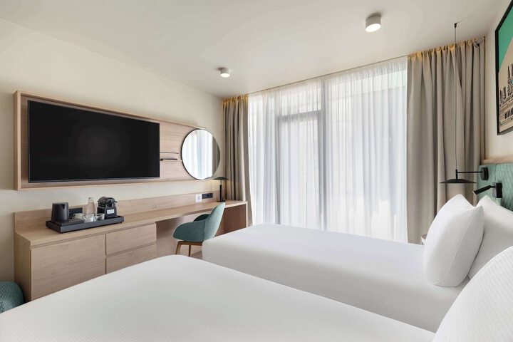 Room 13 of 62