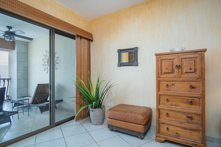 Room 340 of 599