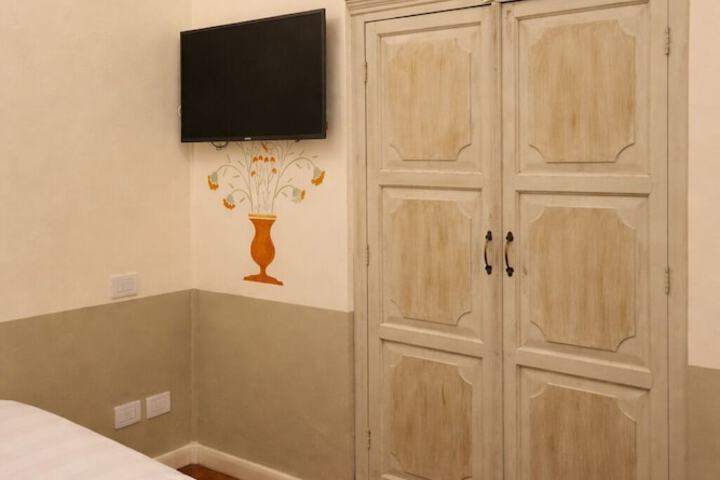 Room 16 of 144