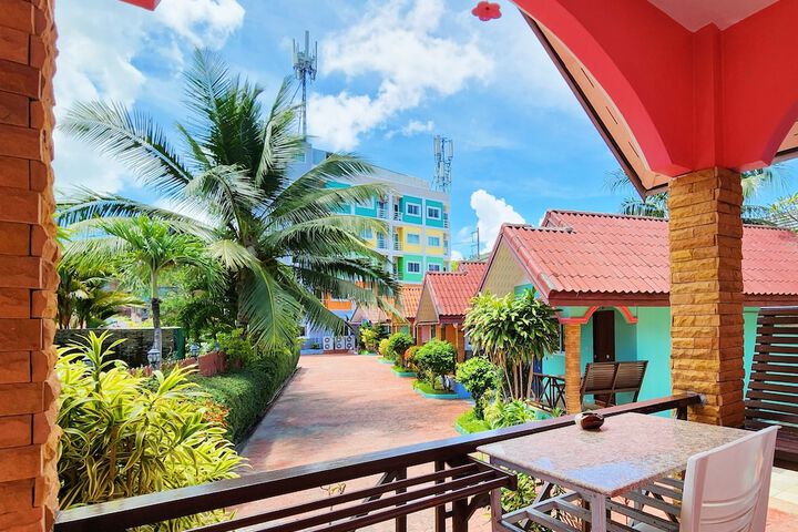 Hotel Exterior 150 of 152