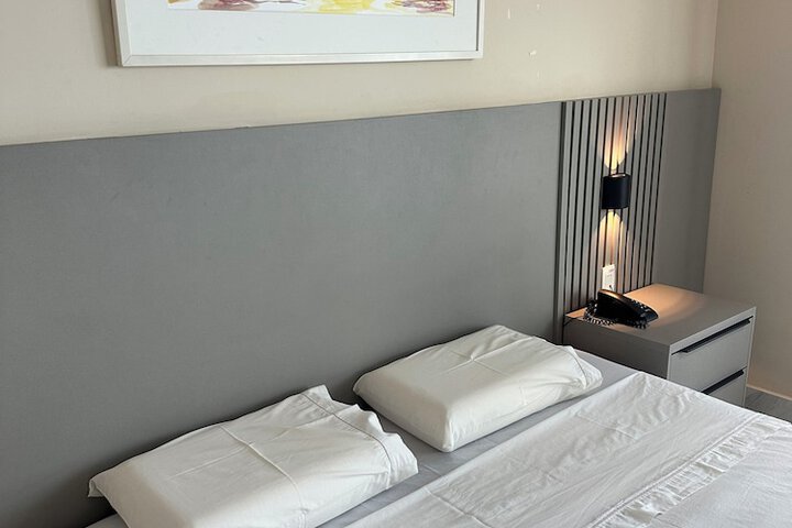 Room 12 of 28