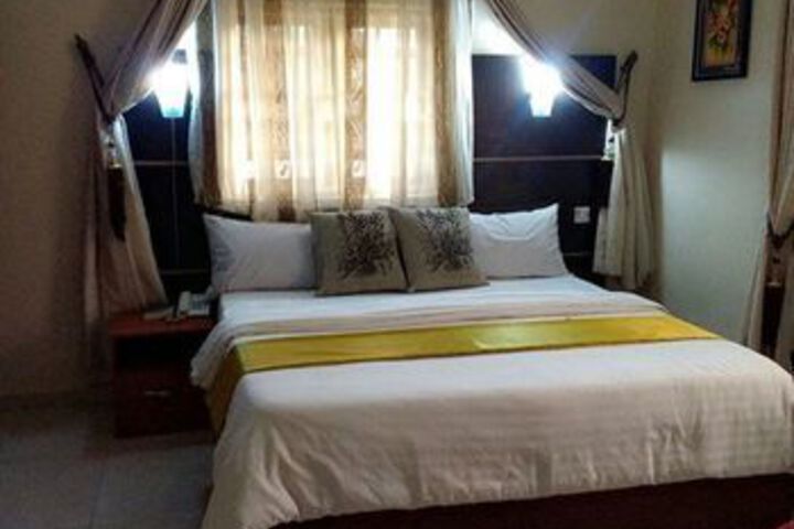 Room 11 of 41