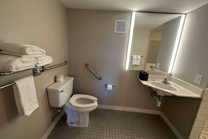 Room 19 of 28
