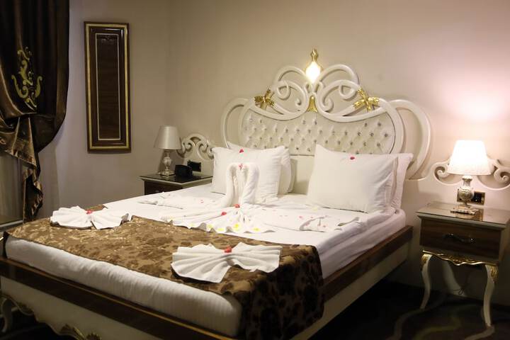 Room 14 of 30