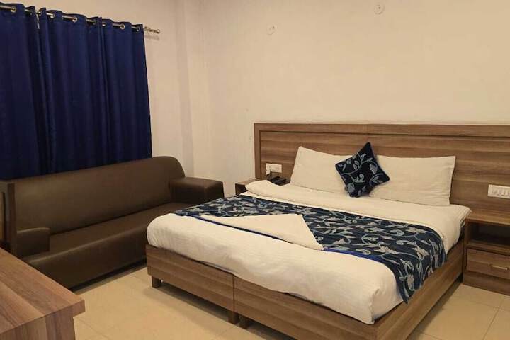 Room 10 of 20