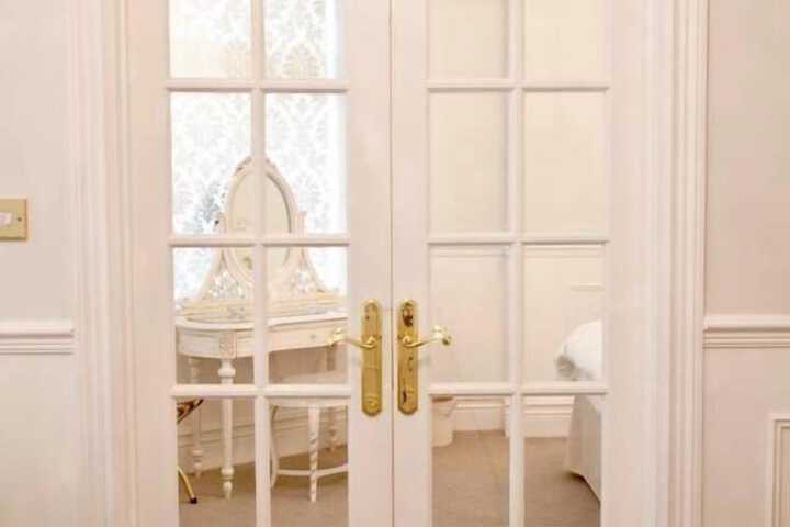 Room 6 of 24