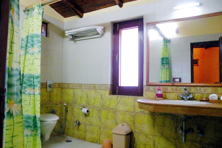Room 14 of 16
