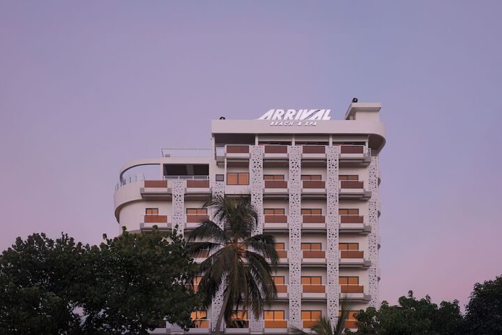 Arrival Beach and Spa at Gulhi