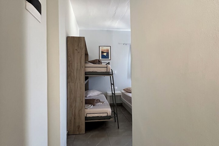 Room 42 of 79