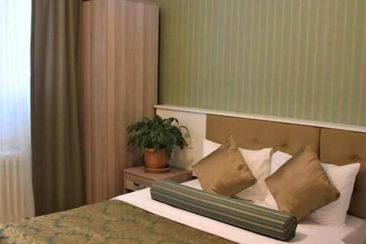 Room 27 of 41